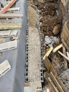 Второй уровень засыпки при дренаже Ницца